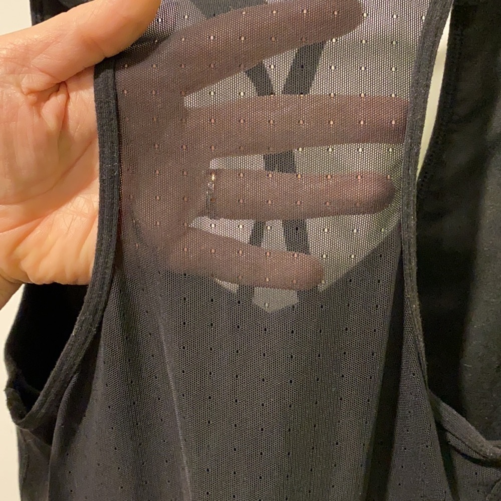 Lululemon Built In Bra Top With Mesh Back - Picture 8 of 13